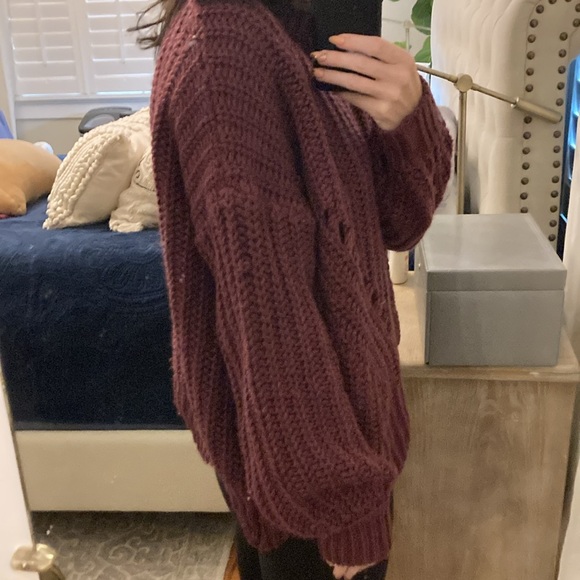 Beautiful sweater 🍁🍁🍁🍁🍁 - Picture 2 of 4